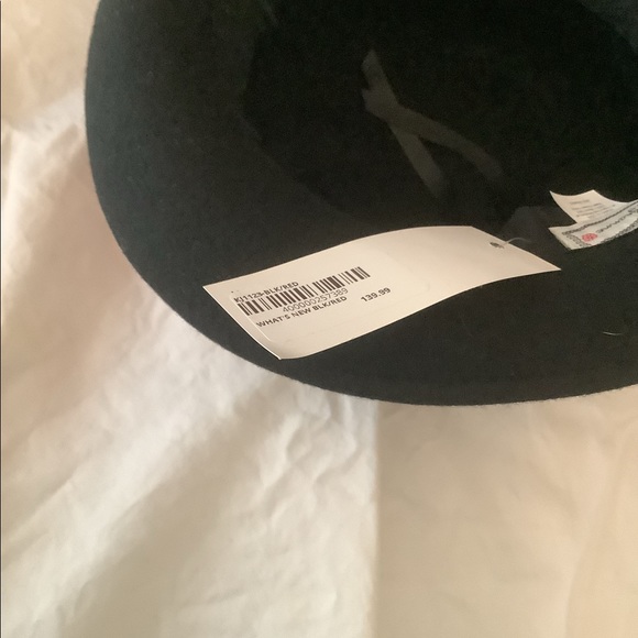 RARE Disney Hat. Black wool with red and white polka dot bow. New. - Picture 6 of 8